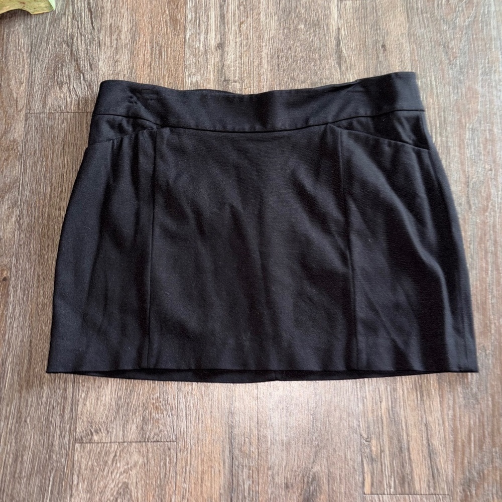 White House black market size large black skirt